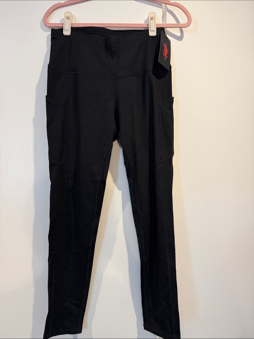 Black High-Rise Performance Leggings with Side Pockets